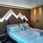Les Sherpas 4* קורשבל